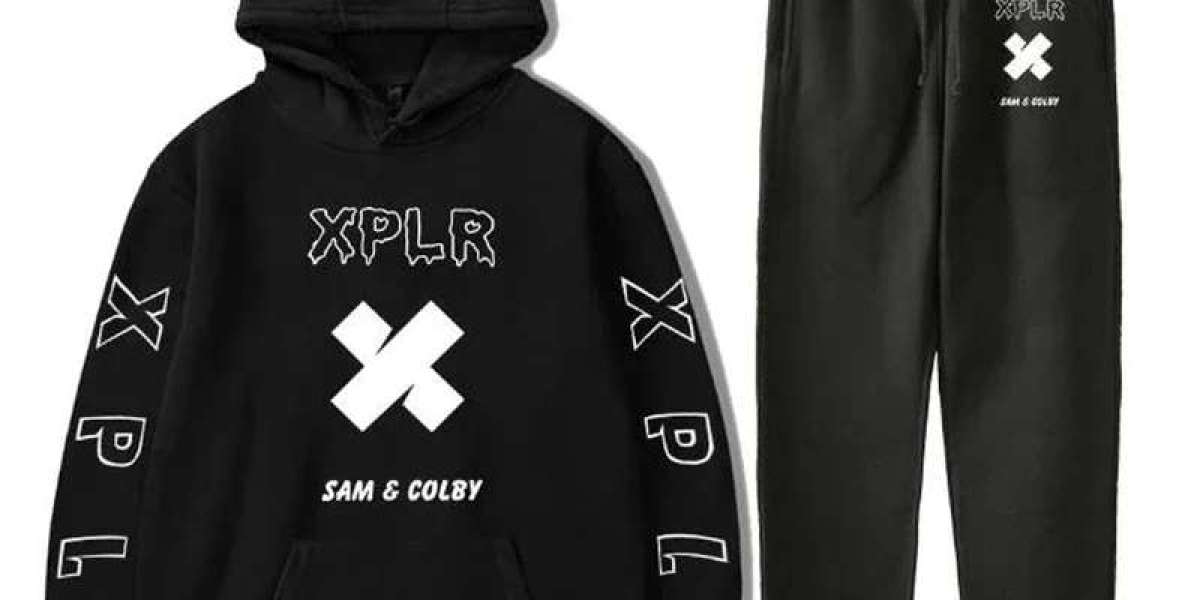 XPLR Tracksuit: The Perfect Blend of Comfort and Street Style