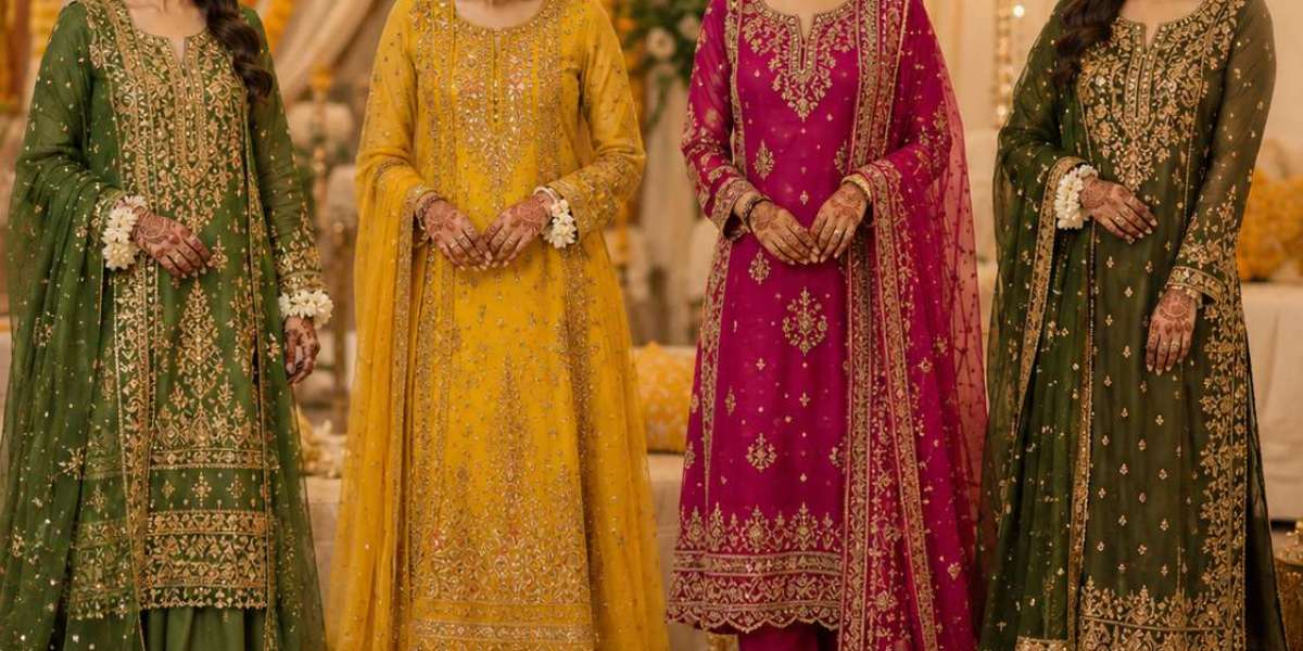 How to Look Elegant in Pakistani Mehndi Dresses?