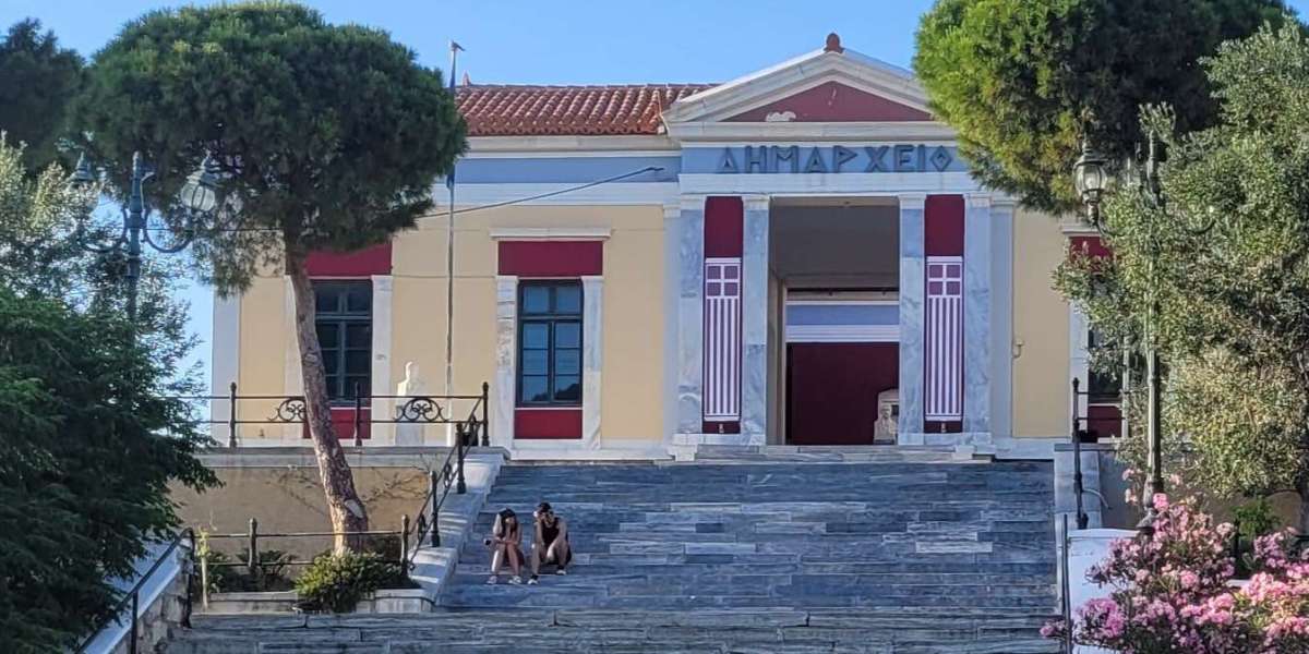 Villas in Greece for Sale: Luxury Living with High Rental Returns