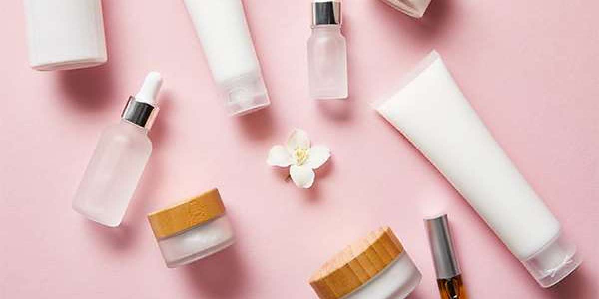 5 Must-Have Skincare Essentials for Deep Hydration and Glow This Season